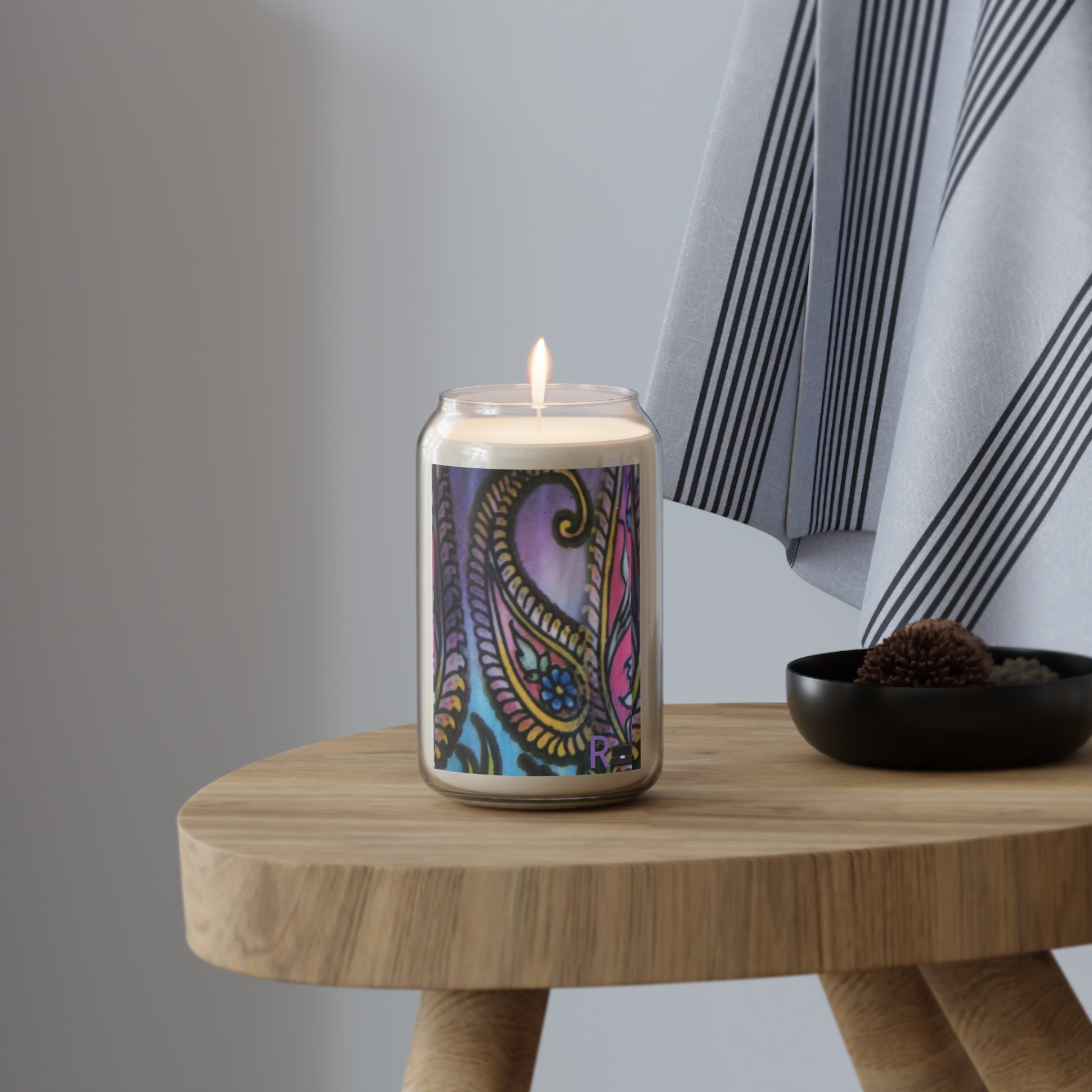 dainty scented candle