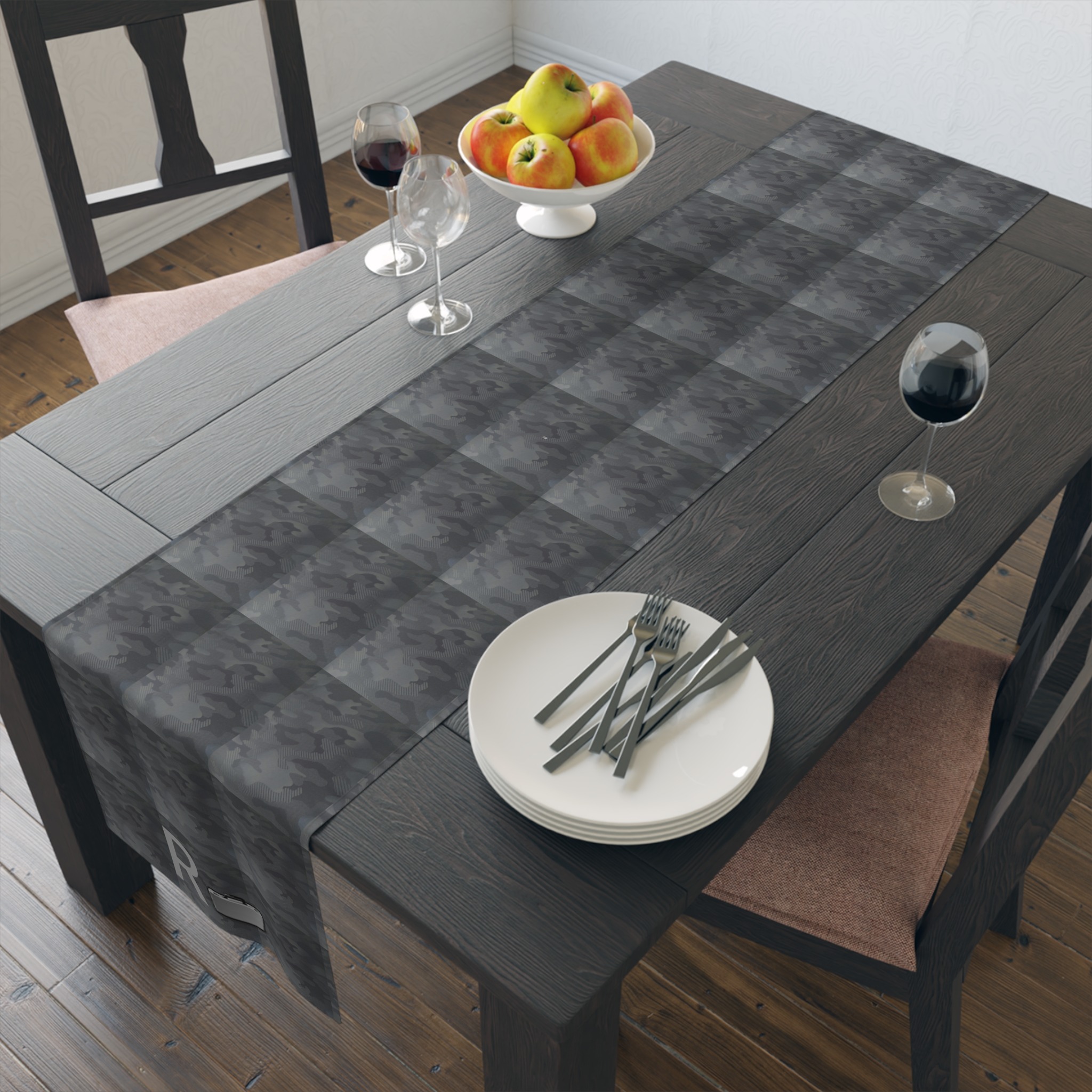 liquid camo table runner - Image 4